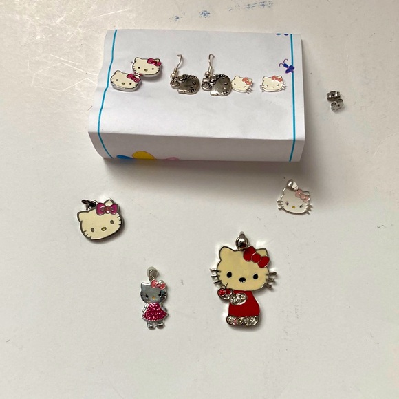 Hello Kitty jewelry sets - Picture 1 of 3